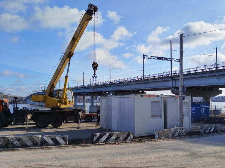 Компания-подрядчик начала обустройство строительного городка для ремонта моста через Волгу