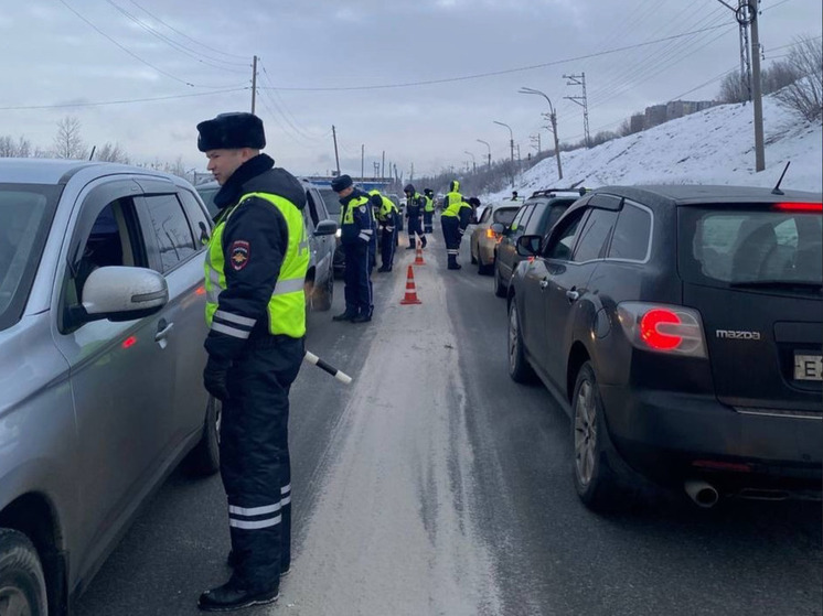 В Мурманске начали ловить водителей с «неправильной» тонировкой