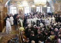 В Введенском ставропигиальном мужском монастыре "Оптина пустынь" проводится отпевание духовника патриарха Московского и всея Руси Кирилла и братии Оптиной пустыни старца Илии (Ноздрина)