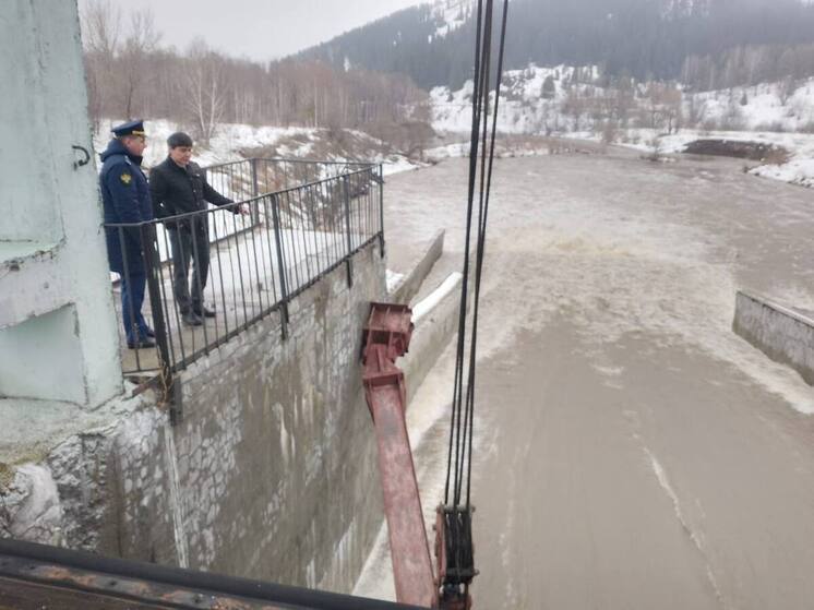 В Ашинском районе проверили состояние дамбы и водохранилищ