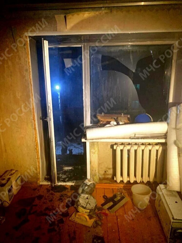 В Ельце случился пожар в квартире – эвакуировали 12 человек
