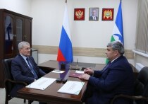 В рамках рабочей поездки в Нальчик полномочный представитель Президента Российской Федерации в Северо-Кавказском федеральном округе Юрий Чайка встретился с Главой Кабардино-Балкарской Республики Казбеком Коковым