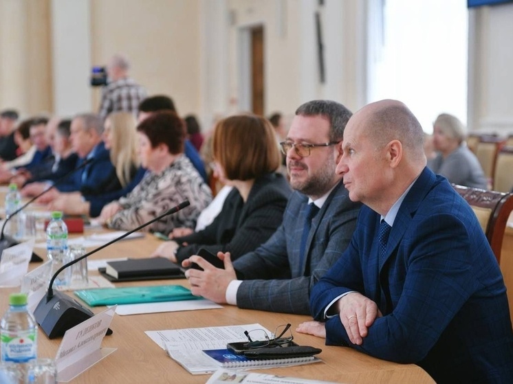 Василий Анохин держит на контроле реализацию всех проектов в сфере здравоохранения