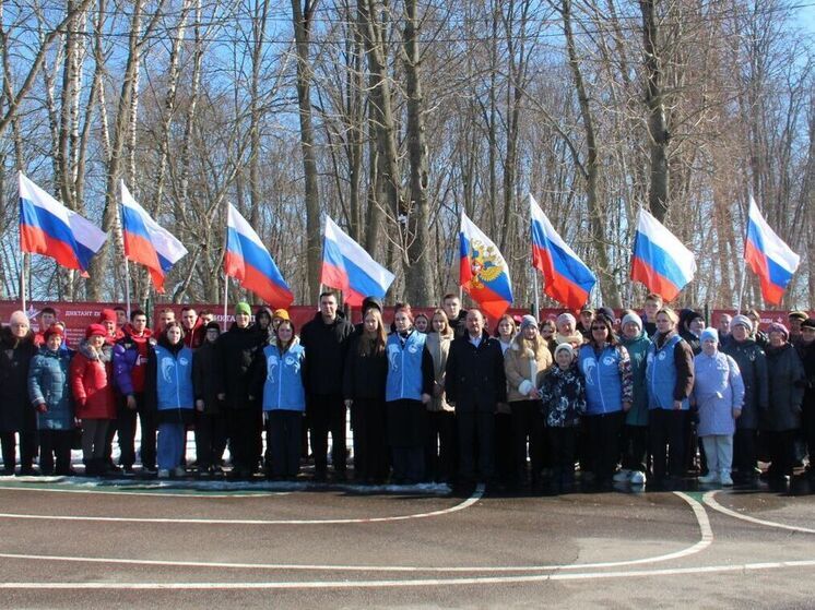 В Туле открылась уличная выставка, посвященная «Диктанту Победы»