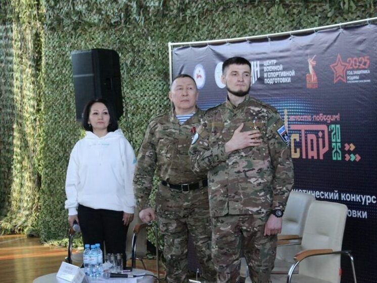 Встреча с Героями: Участники фестиваля «Муус Устар» обсудили важные темы с защитниками Родины