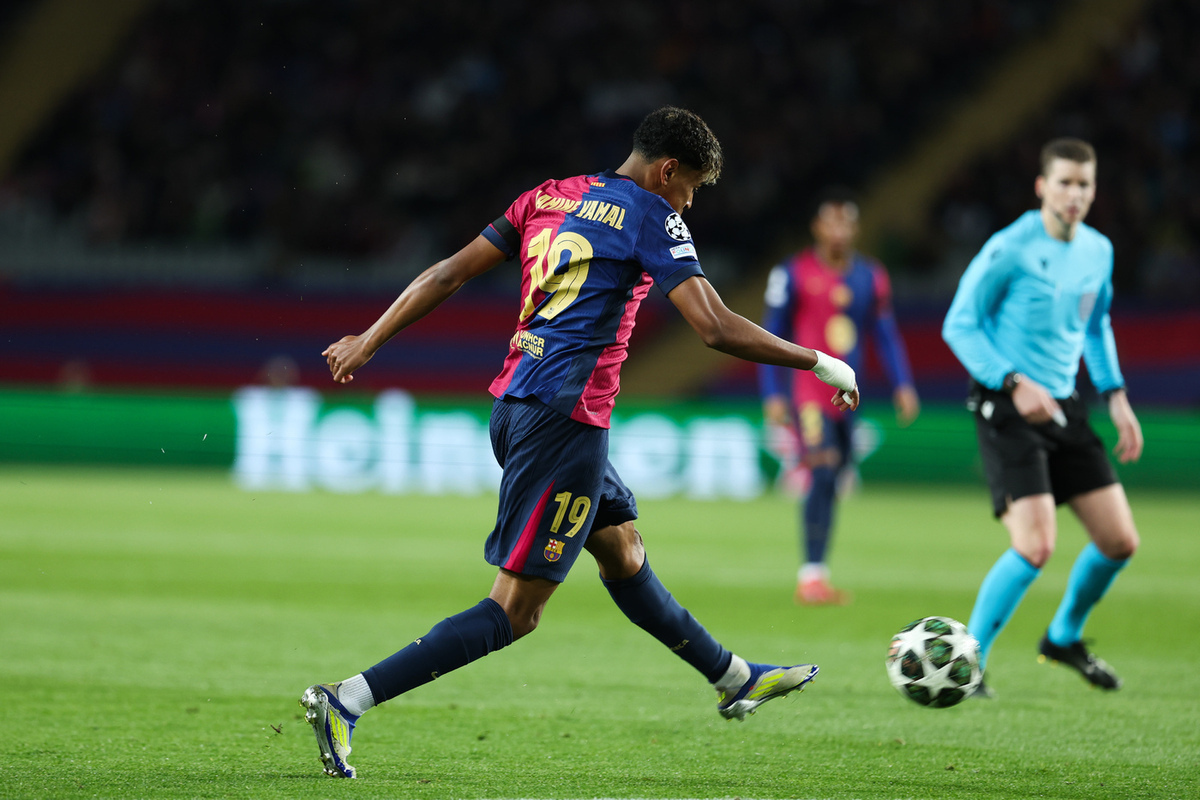 «Барселона» и ПСЖ пытаются переманить друг у друга звезду Евро-2024 юного Ламина Ямаля.