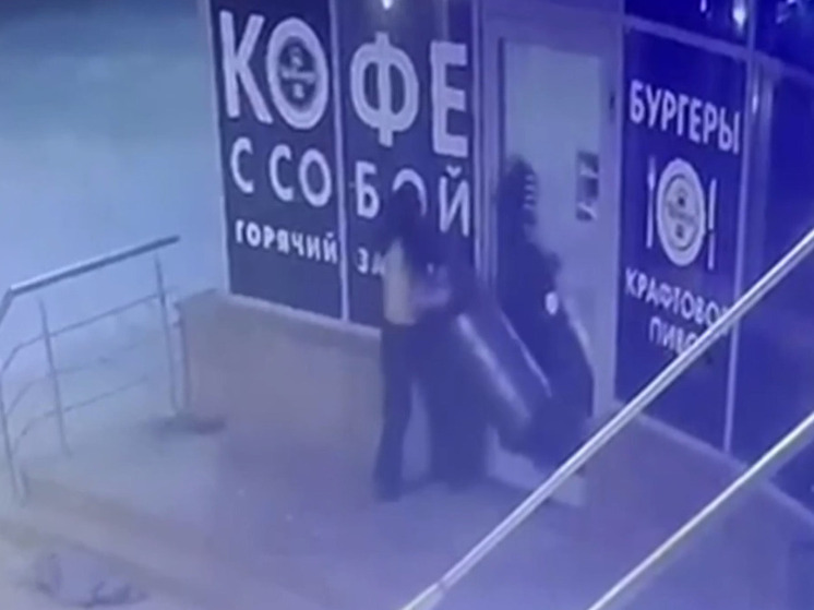 В Балашихе задержали женщину за ночной дебош возле ТЦ