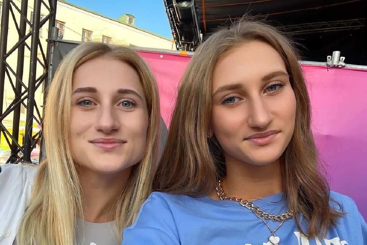 Сестры-гимнастки Ахаимовы сняли видео с эффектным трюком