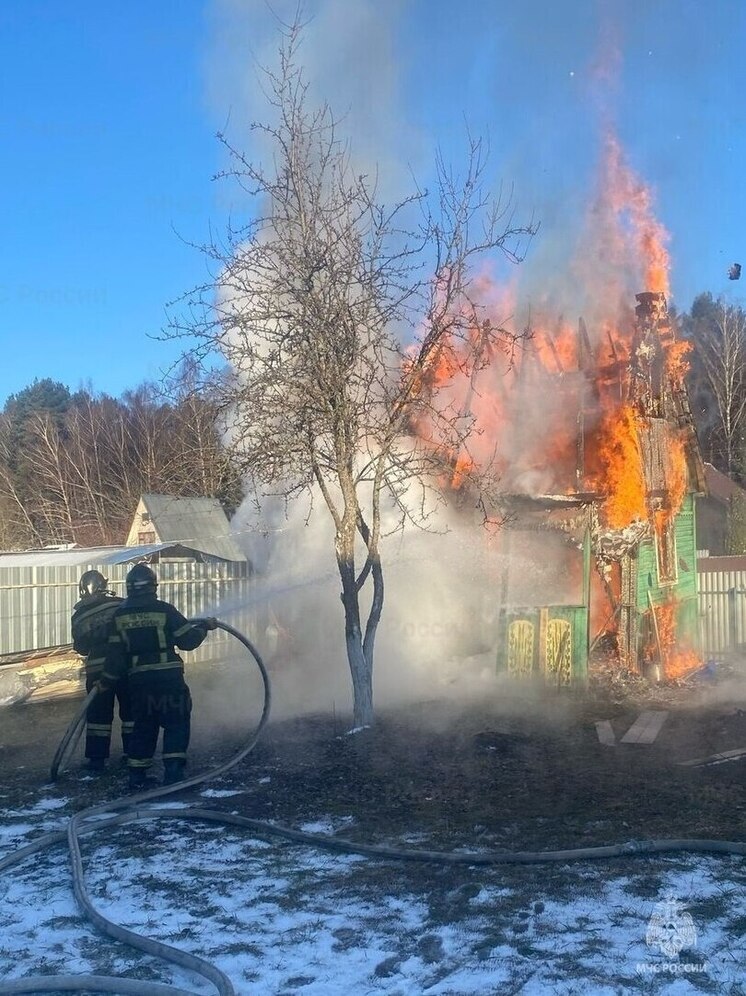 Калужские спасатели рассказали о смертельном ДТП и пожарах