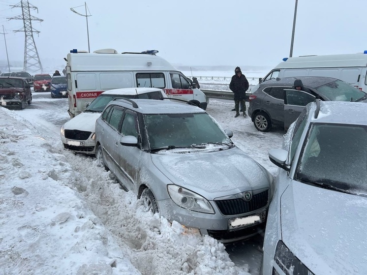 Штормовая погода стала причиной массовых аварий в Архангельской области