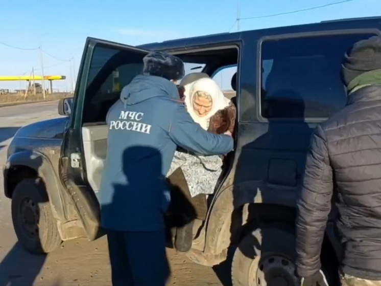 МЧС: из Суджанского района Курской области эвакуировали 525 человек