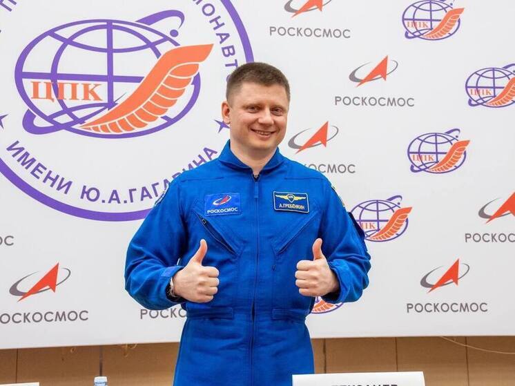 Улицу и аэропорт в Кузбассе могут назвать именем Александра Гребёнкина