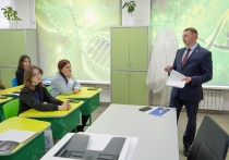 В образовательном центре «Онфим» состоялась встреча министра здравоохранения Новгородской области Валерия Яковлева с новгородскими школьниками