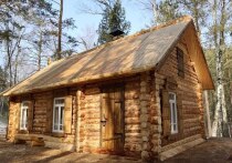 В эко-парке «Гремячая грива» появился новый объект - настоящая русская изба