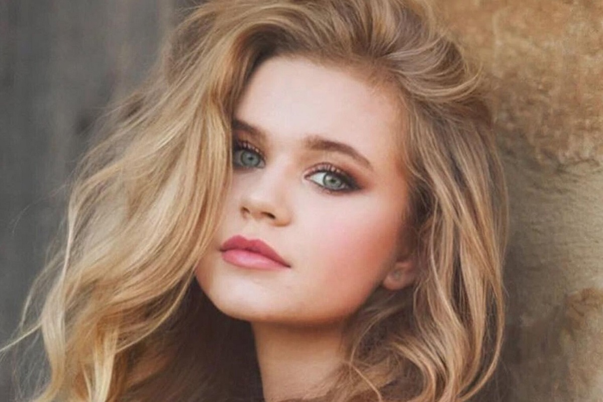 Фигуристка прогулялась по Лиону