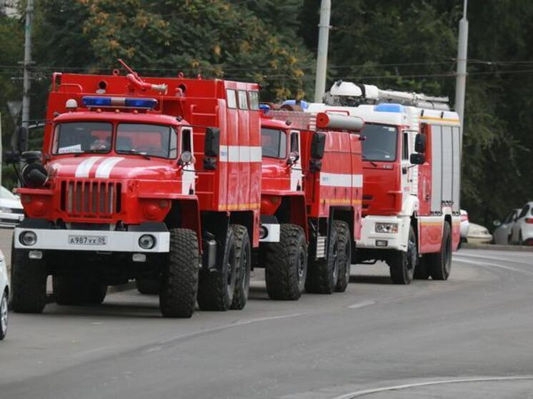 В Ростове на Ленина горел автомобиль