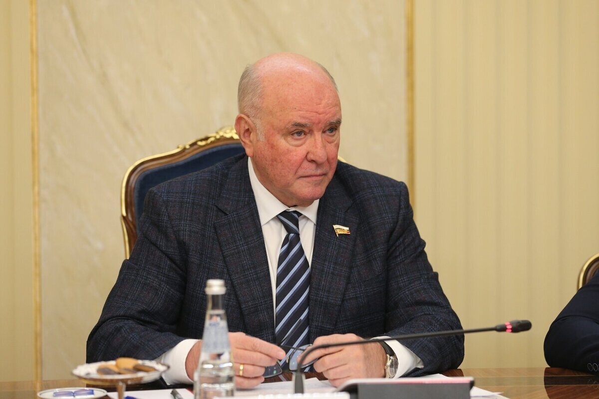 Завуч по воспитательной работе в школе обязанности. Кто подчиняется советнику директора. Кто подчиняется советнику директора. Структура школы. Кто подчиняется советнику директора.