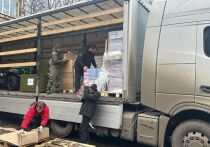 Его увезли на трёх двадцатитонных фурах и одном пятитонном грузовике