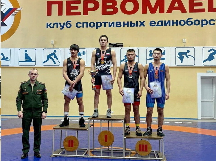Борец из Хакасии взял серебро на первенстве Сибири