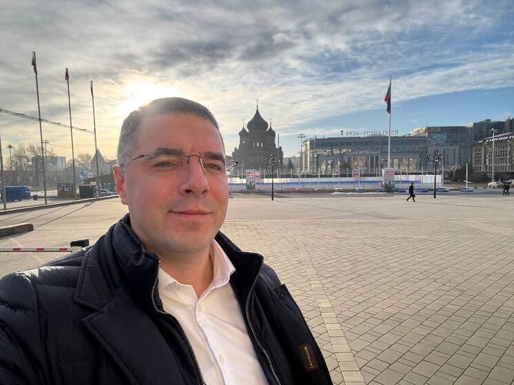 Мэр Тулы Эрк поздравил горожан с пятницей новым селфи