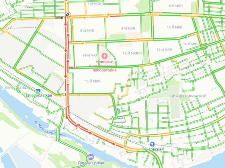 В Ростове на Западном произошел транспортный коллапс из-за аварии