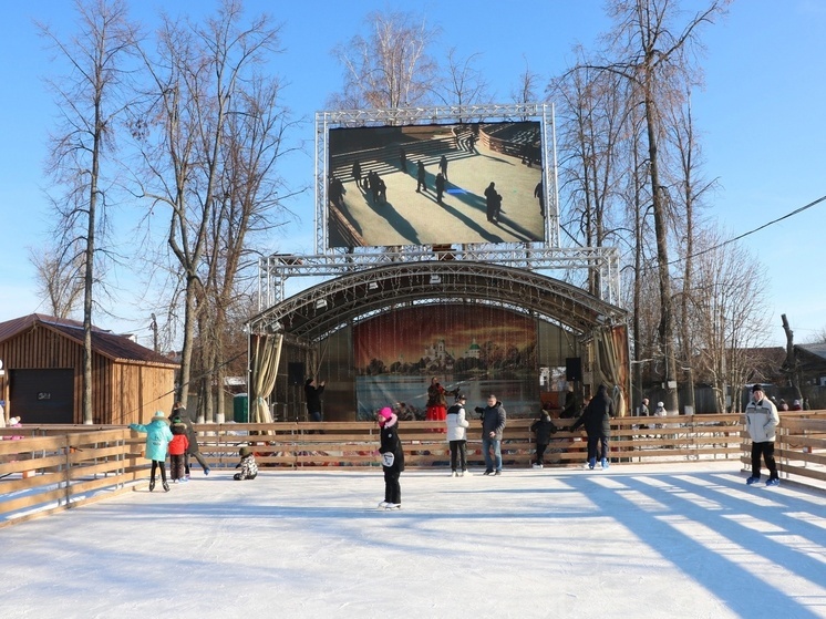 В Ростове Великом городской каток оставят работать до конца воскресенья