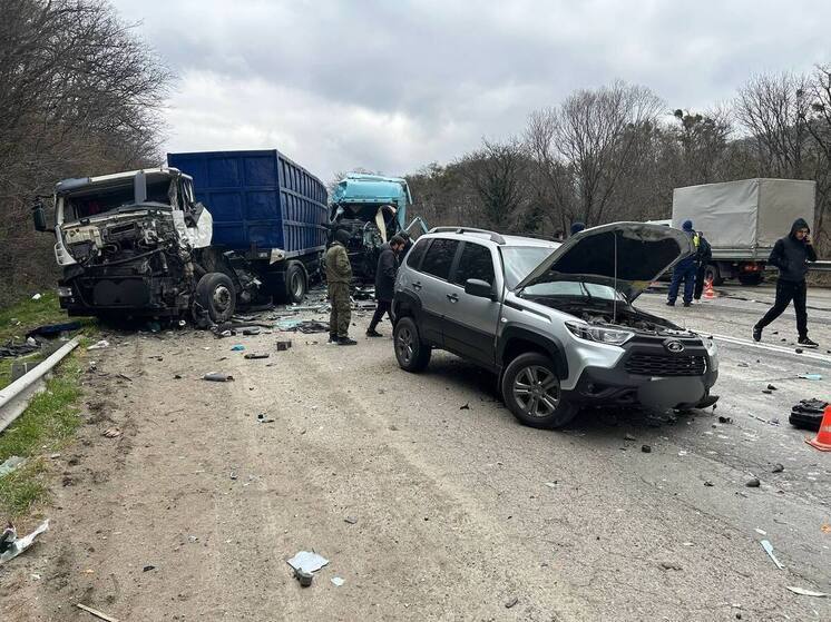 Водитель грузовика впал в кому в результате ДТП под Новороссийском