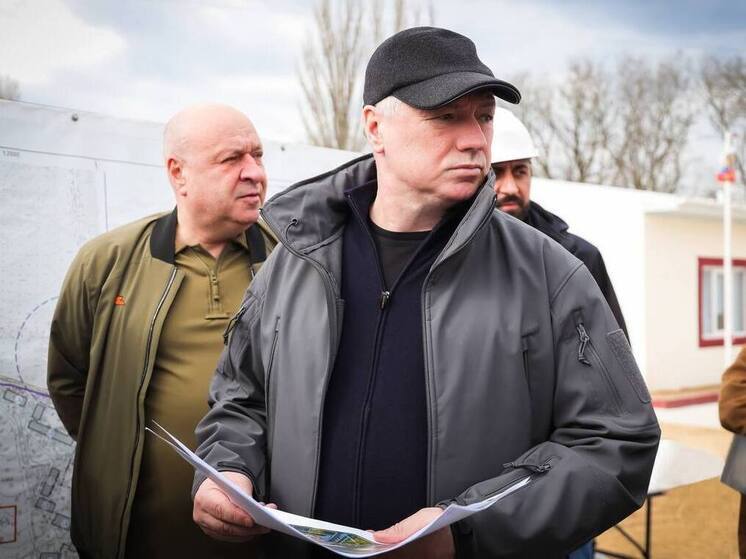 Хуснуллин посетил стройплощадку Многопрофильного педиатрического медицинского центра в Мелитополе