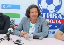 Бывший футболист и арбитр Игорь Захаров вспомнил, как во время игровой карьеры согласился поучаствовать в договорном матче и сдать игру, специально проиграв соперникам за деньги