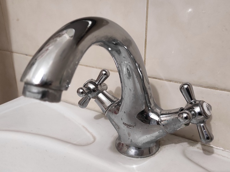 В Кисловодске временно отключена подача холодной воды из-за утечки на магистральном водоводе