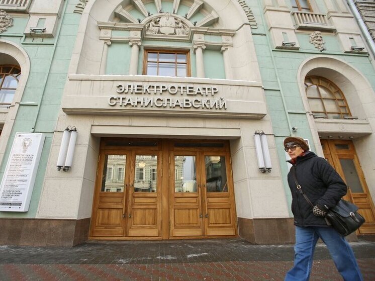 Одна из премьер театральной весны-2025 – постановка из трех спектаклей «Пик Ник, или Сказки Старого Ворона» в Электротеатре «Станиславский» обернулась скандалом с избиением артистки Аллы Казаковой