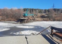 В Притобольном округе Курганской области начали восстанавливать мост через реку Тобол, который был поврежден в 2024 году в результате паводка