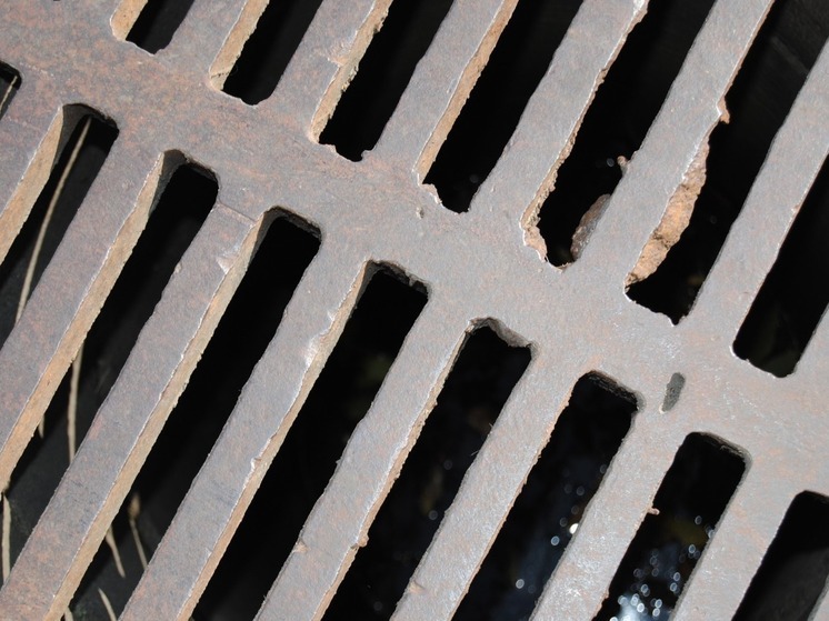 Калужанам покажут, чем правобережцы забивают канализацию