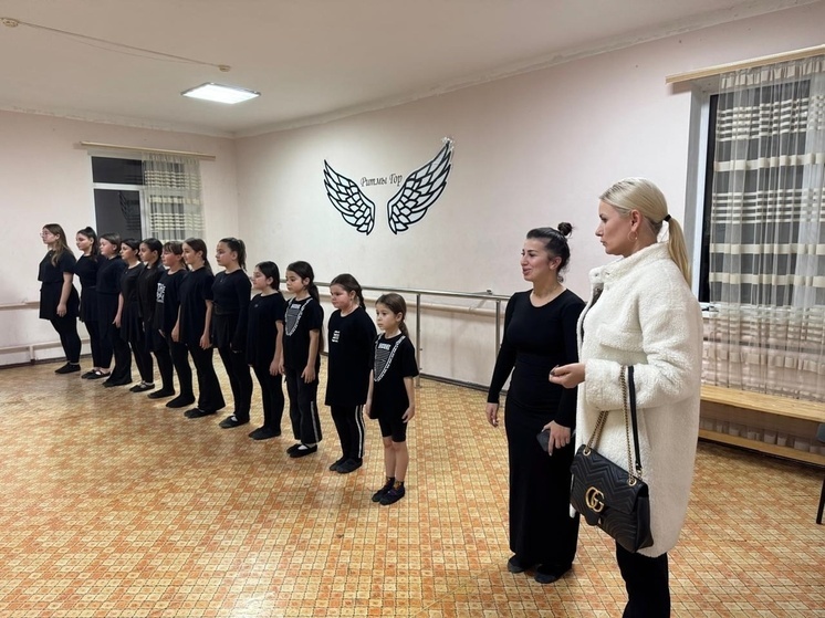 Депутат ЗСК Вероника Иванчикова поддержала сельский Дом культуры в Верхнеармянском Лоо