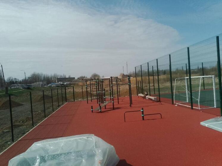 Краснодарские строители готовят к сдаче спортплощадки в 3 поселках Херсонской области