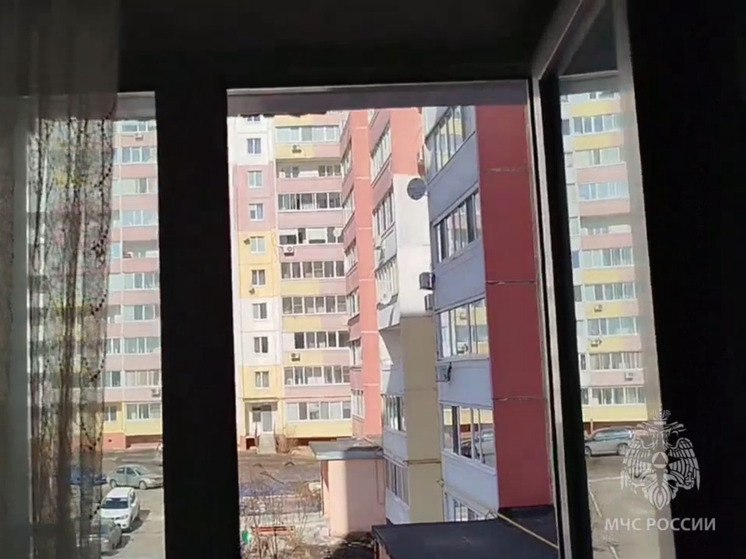 От хлопка самогонного аппарата в квартире жилого дома в Сызрани повреждено окно