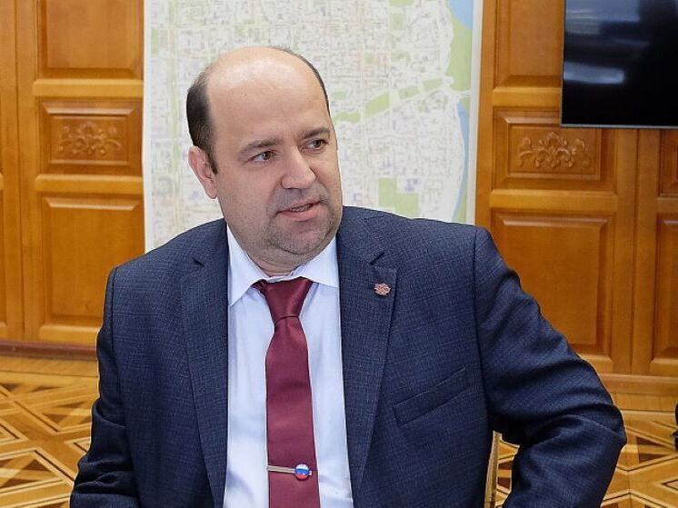 Губернатору Кировской области представили нового гендиректора завода «Маяк»