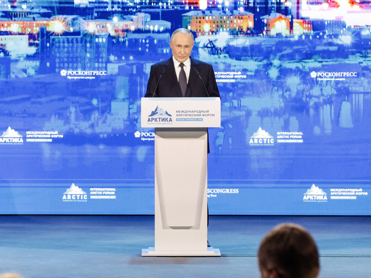 Путин сказал морякам, что экономика растет, но денег не хватало всегда