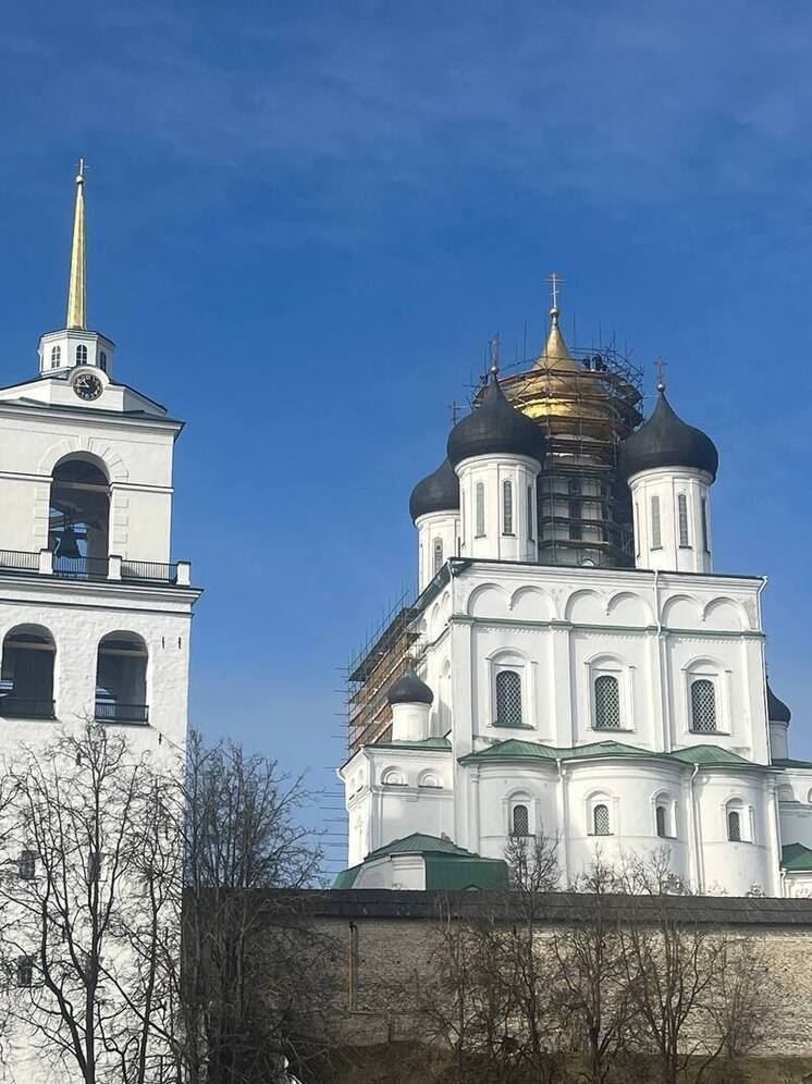 Реставрационные работы продолжаются в Троицком соборе Псковского Кремля