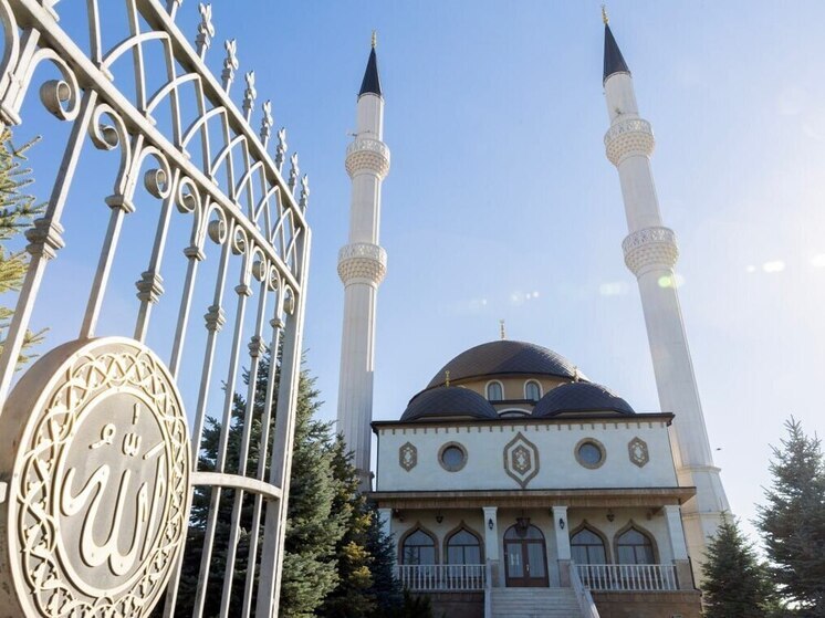 Власти Крыма поздравили мусульман с праздником Ураза-байрам