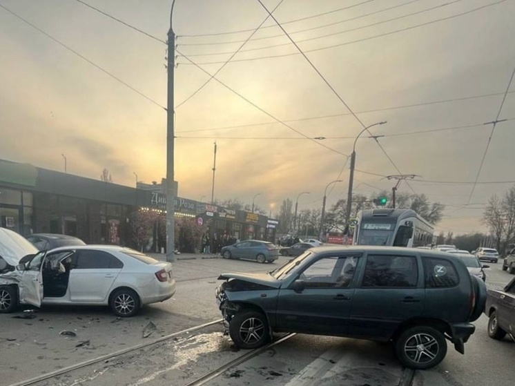 В Ростове три человека пострадали в ДТП на Сиверса