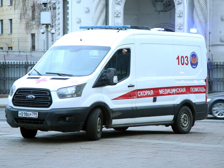 17-летняя девушка выпала с 3 этажа, пытаясь сбежать от родителей
