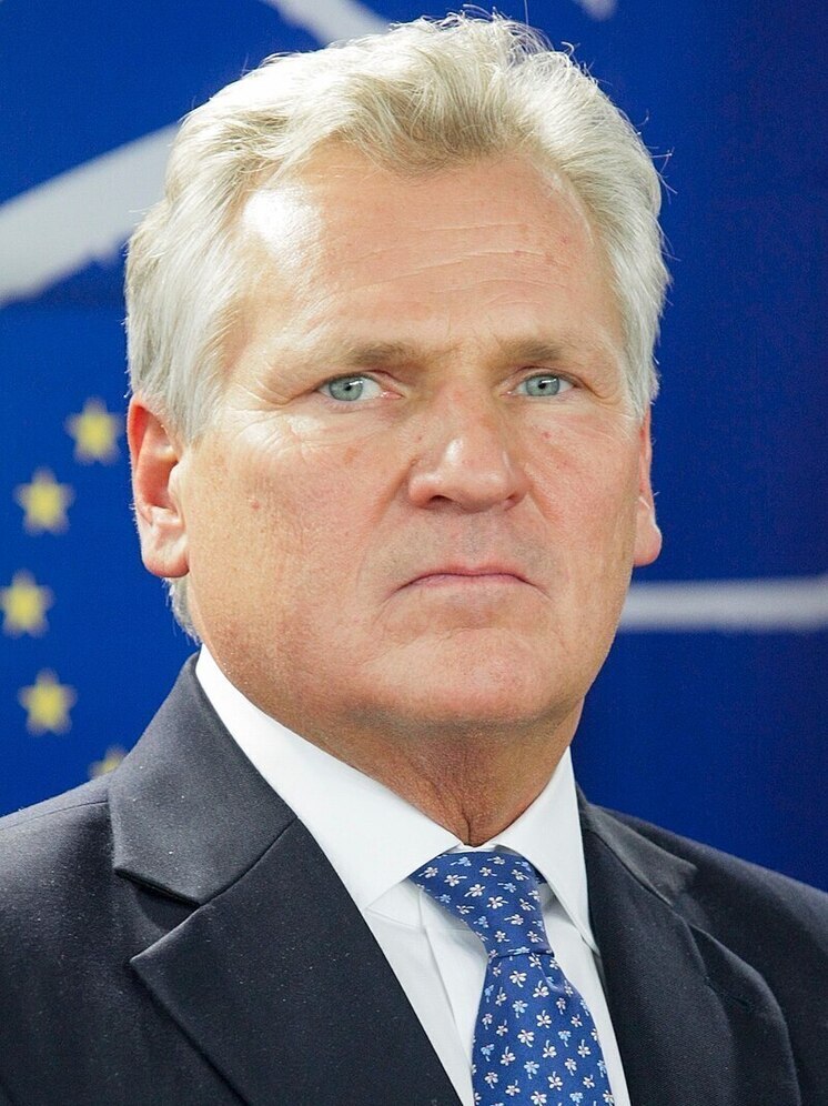 Экс-президент Польши Квасьневский заявил, что ему мало президентской пенсии
