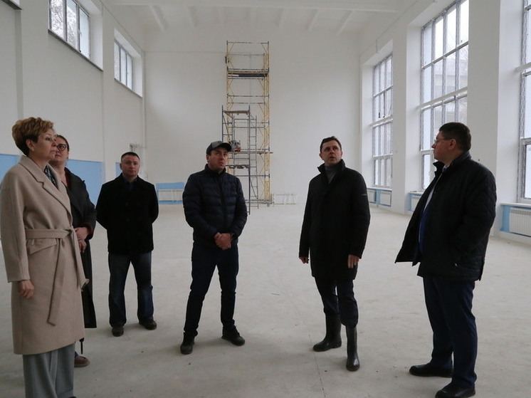 Клычков проверил ход строительства социально значимых объектов в Орле