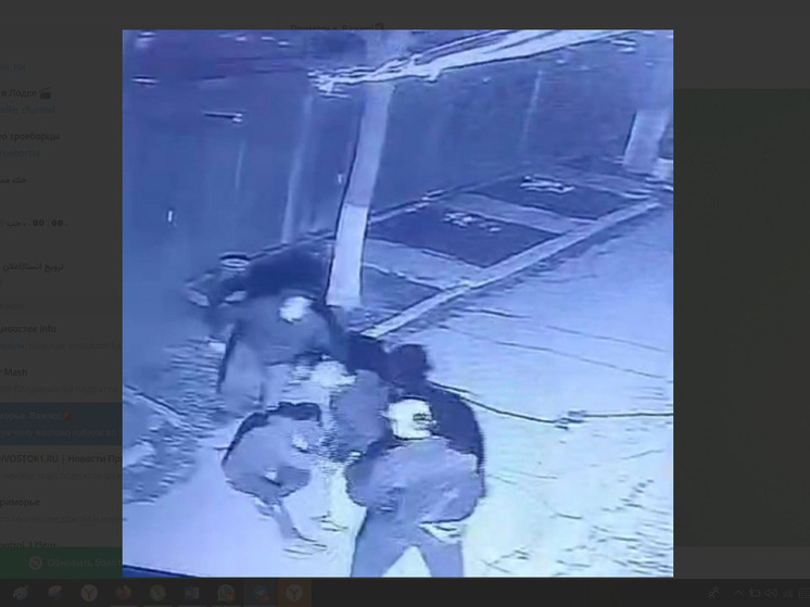 Трое неизвестных подожгли и несколько раз ударили ножом мужчину во Владивостоке