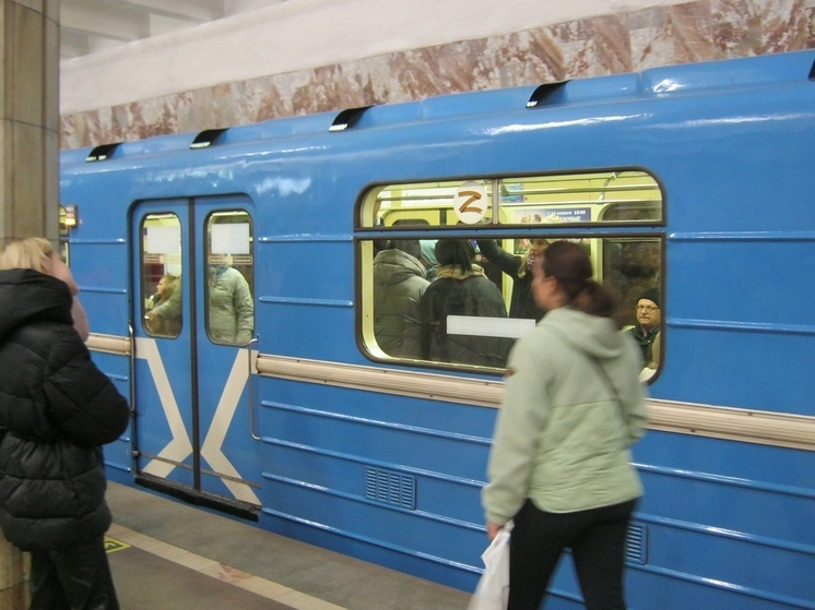 Метро Новосибирска заработало 25 тысяч рублей на рекламе
