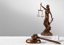 Суд вынес приговор мужчине, который заставлял свою 7-летнюю падчерицу красть алкоголь из магазинов