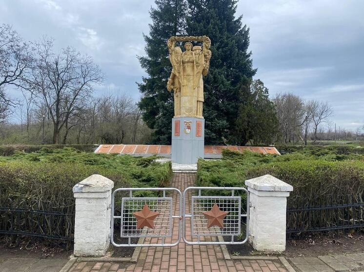 Шефы приведут в порядок мемориал на братской могиле советских воинов в Розовке