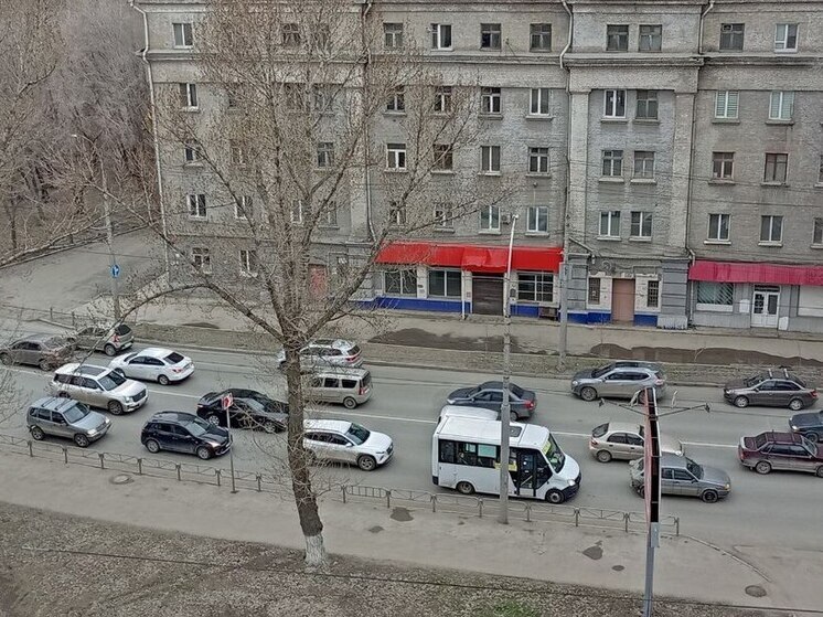 Пятничные пробки сковали центр Саратова
