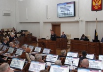 На недавней сессии регионального парламента начальник ГУ МВД России по Алтайскому краю, генерал-майор полиции Сергей Камышев отчитался перед депутатами Алтайского краевого Законодательного Собрания о деятельности органов и подразделений внутренних дел за 2024 год